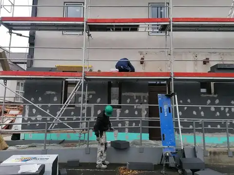 Homlokzatszigetelési referencia saját kivitelezésből