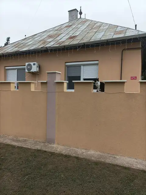 Családi ház külső felújítása és homlokzatjavítása